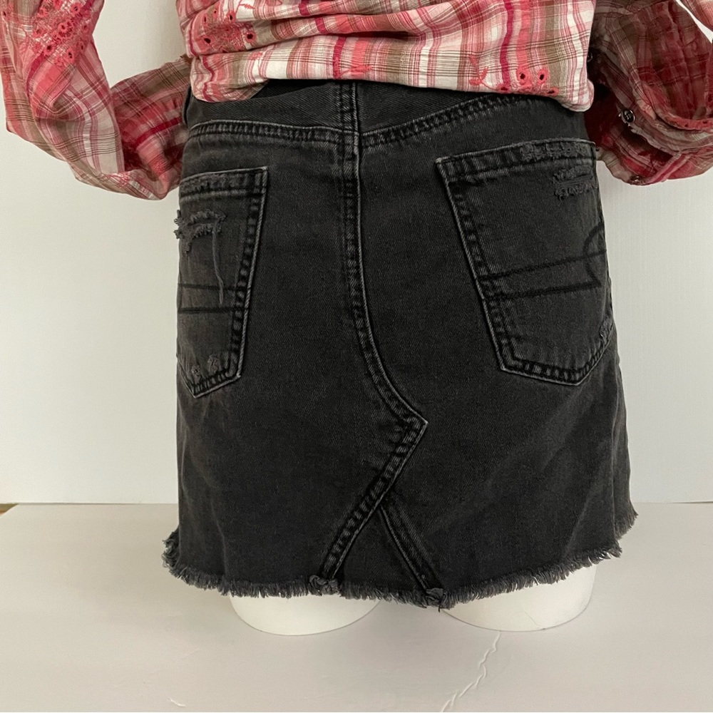 American Eagle Outfitters Black Distressed Denim Mini Skirt Size 0 - Picture 2 of 6